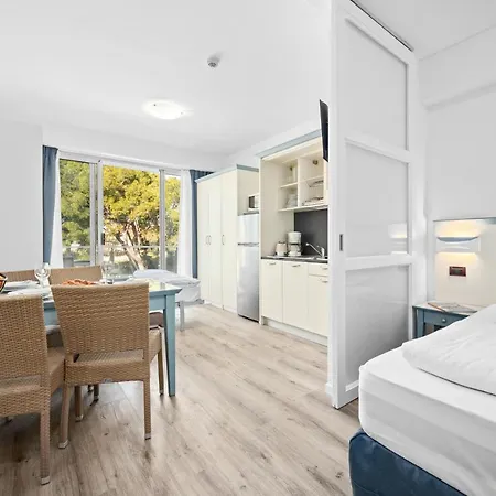 Aparthotel Family Del Mar 4*