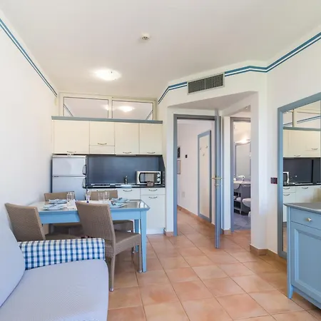 Aparthotel Family Del Mar 4*