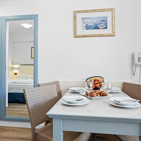 Family Del Mar Apart Otel