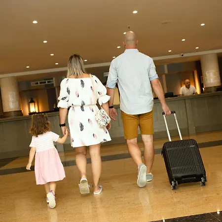 Family Del Mar Aparthotel